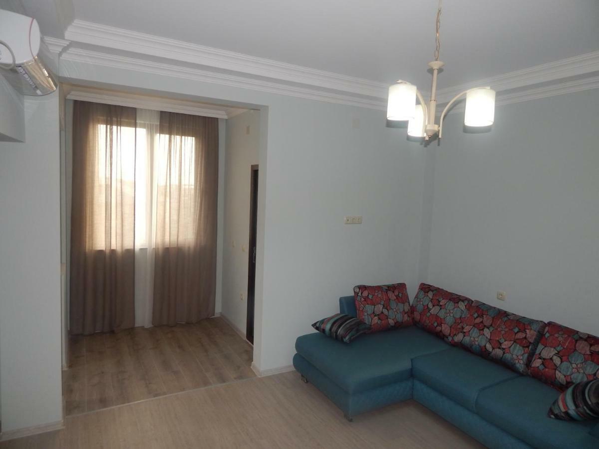 Отель MY HOUSE Батуми Экстерьер фото