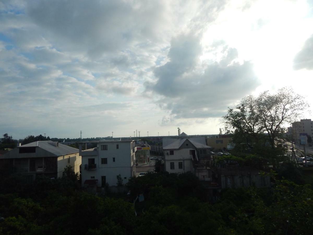 Отель MY HOUSE Батуми Экстерьер фото