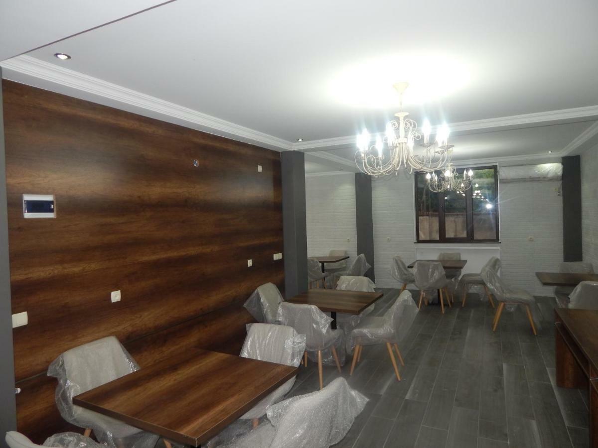 Отель MY HOUSE Батуми Экстерьер фото