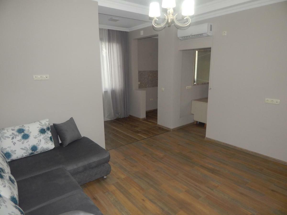 Отель MY HOUSE Батуми Экстерьер фото