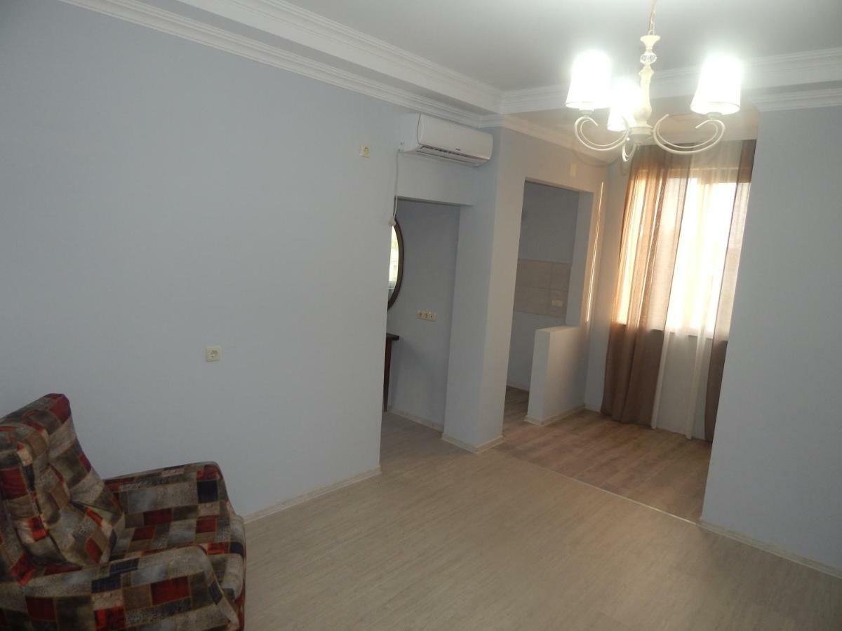 Отель MY HOUSE Батуми Экстерьер фото