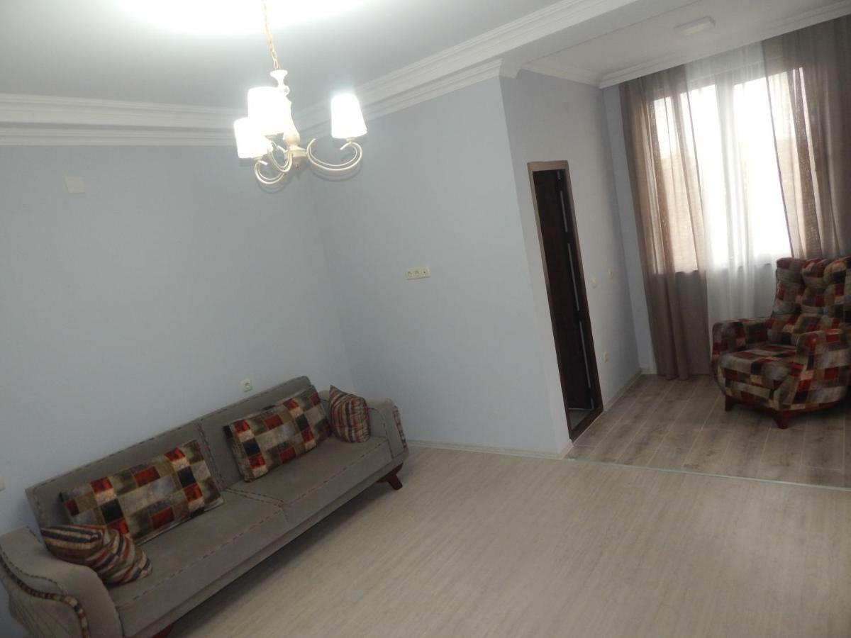 Отель MY HOUSE Батуми Экстерьер фото