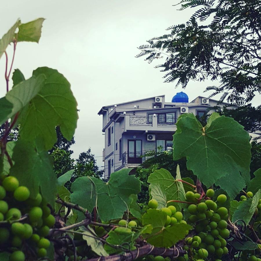 Отель MY HOUSE Батуми Экстерьер фото