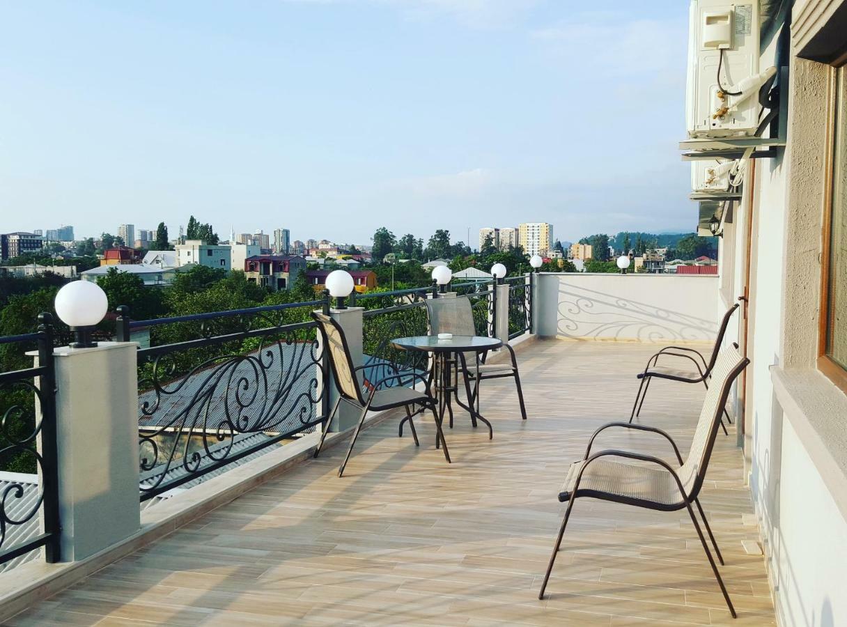 Отель MY HOUSE Батуми Экстерьер фото